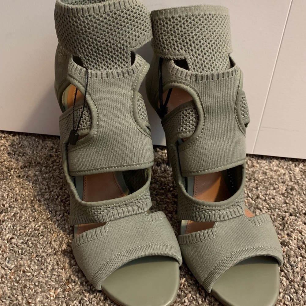 Zara forest green heels